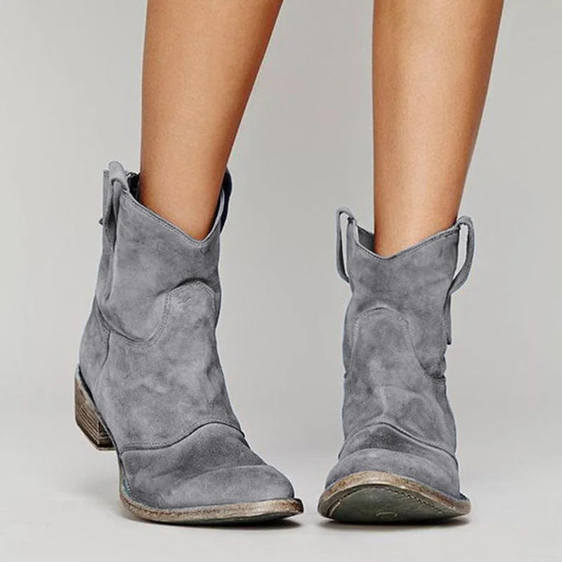Grau Damen Ankle Booties aus Wildleder mit Seitenschlaufen und stabilem Blockabsatz für eleganten Komfort im Alltag.