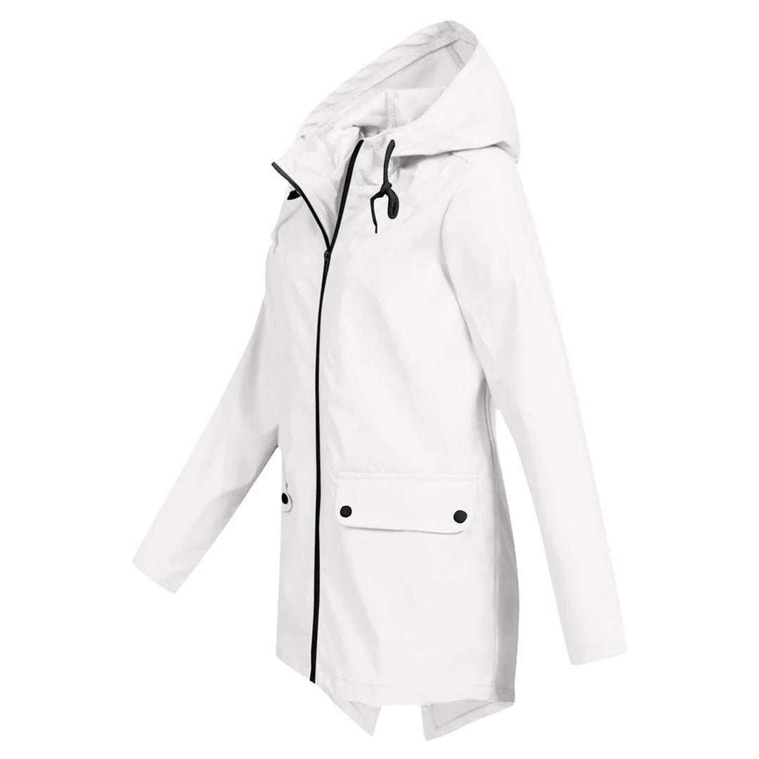 Damen Übergangsjacke mit Reißverschluss, Kapuze und wasserabweisendem Material, ideal für wechselhaftes Wetter.