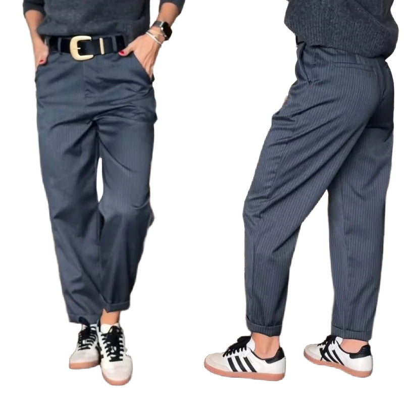 Damen gestreifte Pantalon in Dunkelblau, aus leichter Baumwolle, lässiger Schnitt mit elastischem Bund und Seitentaschen.