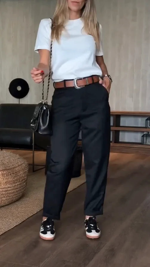 Damen gestreifte Pantalon aus leichtem Baumwollmaterial mit lässigem Schnitt und elastischem Bund für optimalen Tragekomfort.