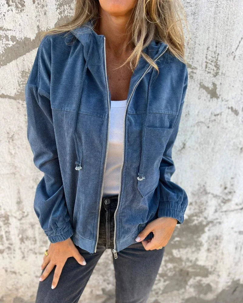 Damen Kapuzenjacke in Denimblau, aus Baumwollmischung, mit Reißverschluss und Kordelzug für verstellbare Passform.