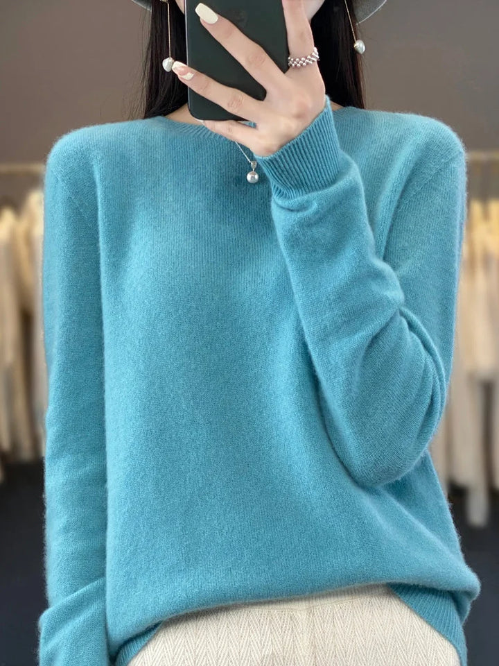 Damen Pullover in Mehr Blau, mit langen Ärmeln, aus weichem Material, ideal für kalte Tage und gemütliche Anlässe.