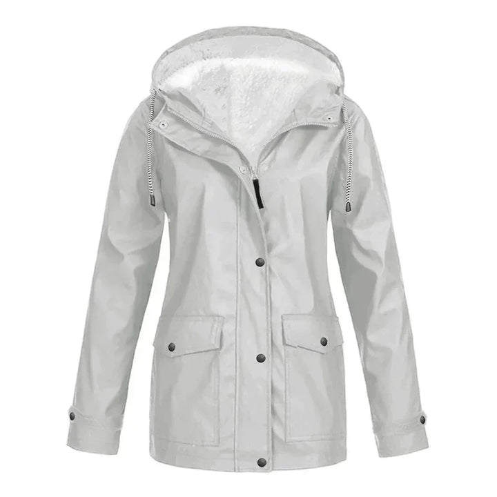 Silberne Damen Regenjacke mit Futter und Kapuze, winddicht, atmungsaktiv und perfekt für nasse Tage.