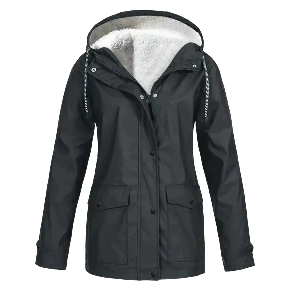 Schwarze Damen Regenjacke mit Innenfutter, verstellbarer Kapuze und atmungsaktivem Material für optimalen Schutz bei Regen.