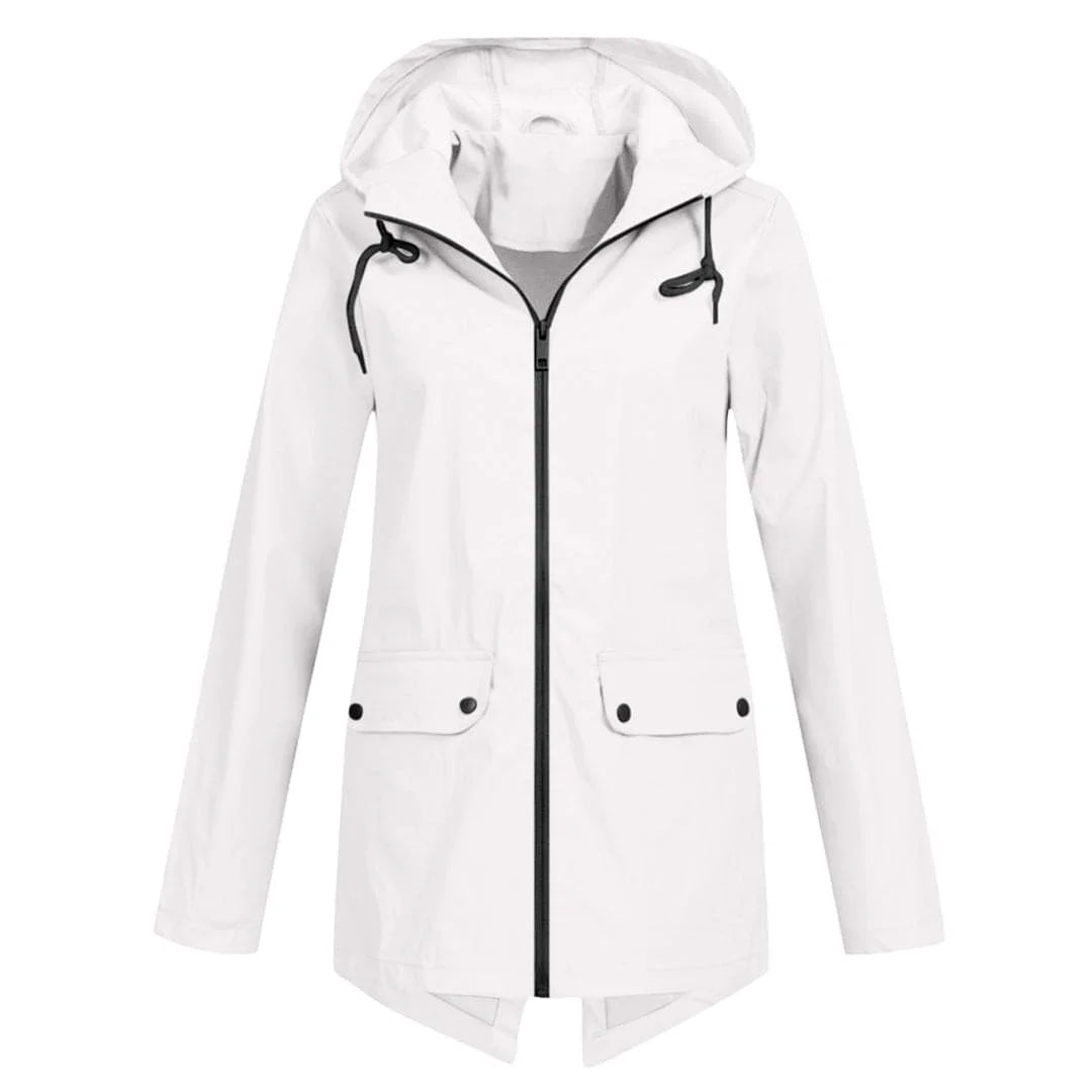Weiße Damen Regenjacke mit Kapuze, wasserabweisendem Material und praktischen Taschen für optimalen Schutz bei Regen.