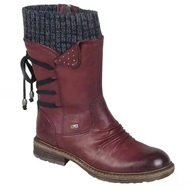 Rote Damenstiefel mit Schnürung, Nietenakzenten und strapazierfähigem Obermaterial für einen modernen Look.