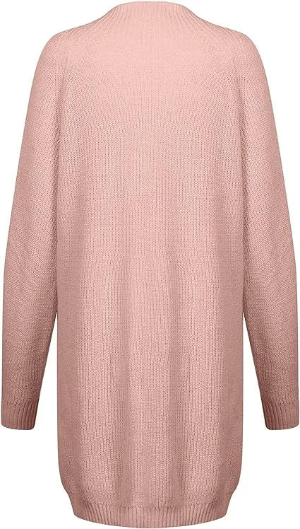 Grobstrick Rollkragenkleid in lockerer Passform aus warmem, strapazierfähigem Stoff für gemütliche Tage.