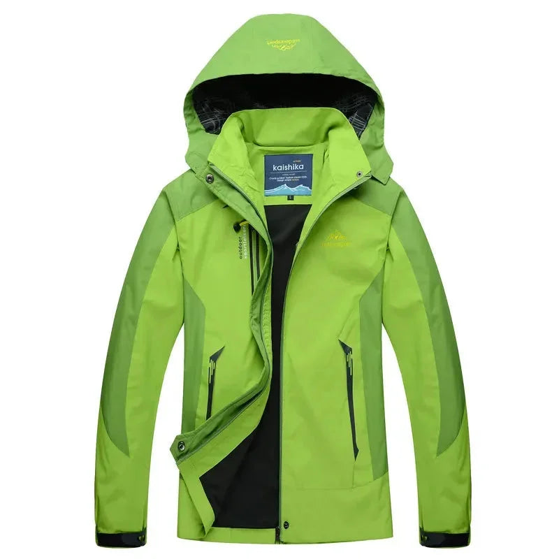 Wasserabweisende grüne Outdoor-Jacke aus leichtem Material mit abnehmbarer Kapuze und praktischen Taschen.