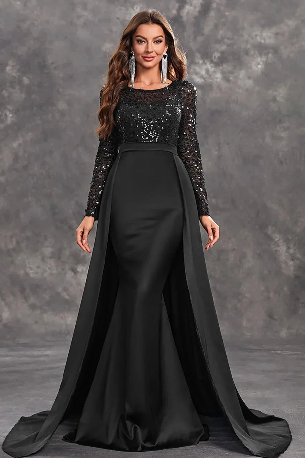 Damen Abendkleid mit Paillettenoberteil und fließendem Rock – High-quality product image.
