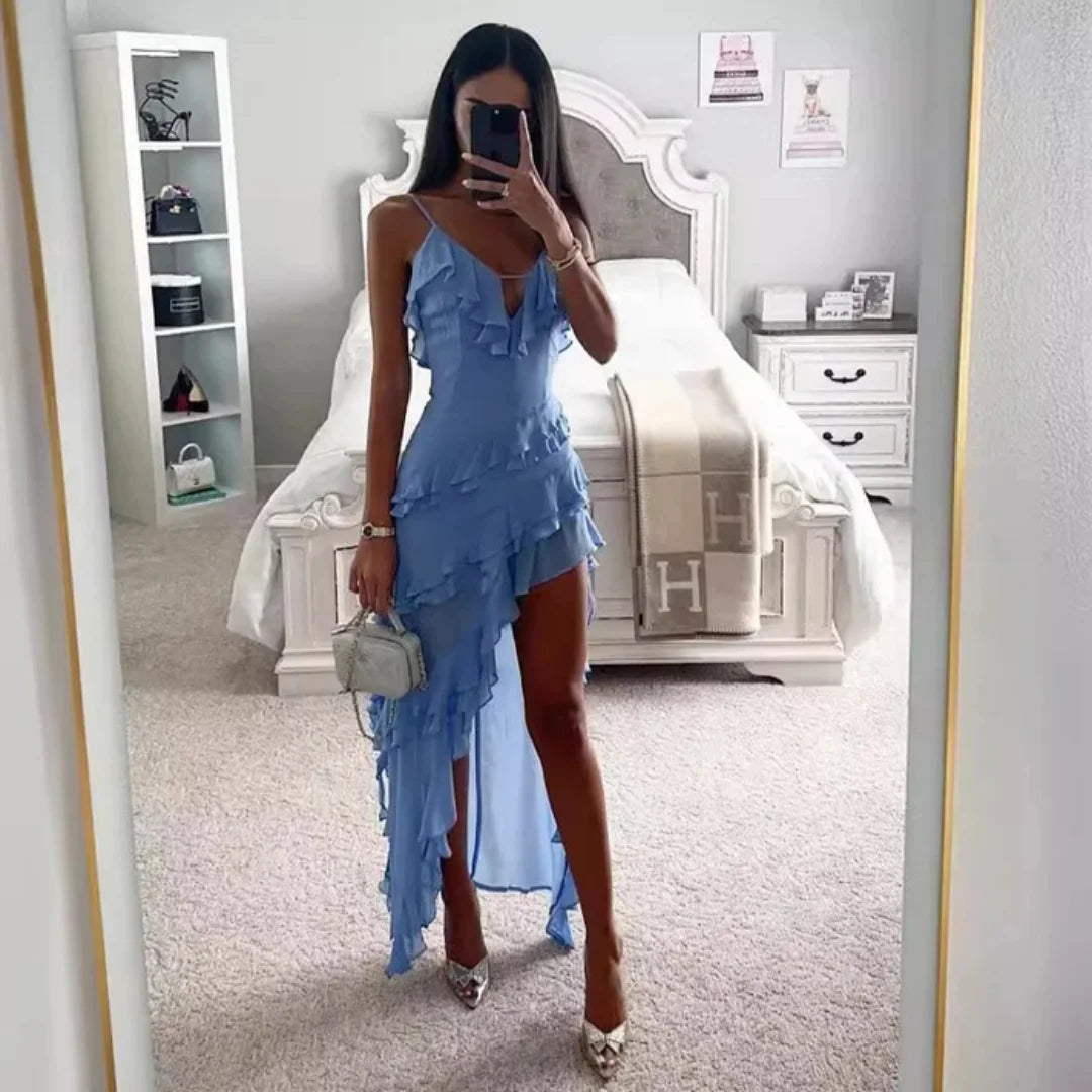 Blau asymmetrisches Partykleid für Damen mit Rüschen, elegantem Schnitt und angenehmem Stoff, ideal für festliche Anlässe.