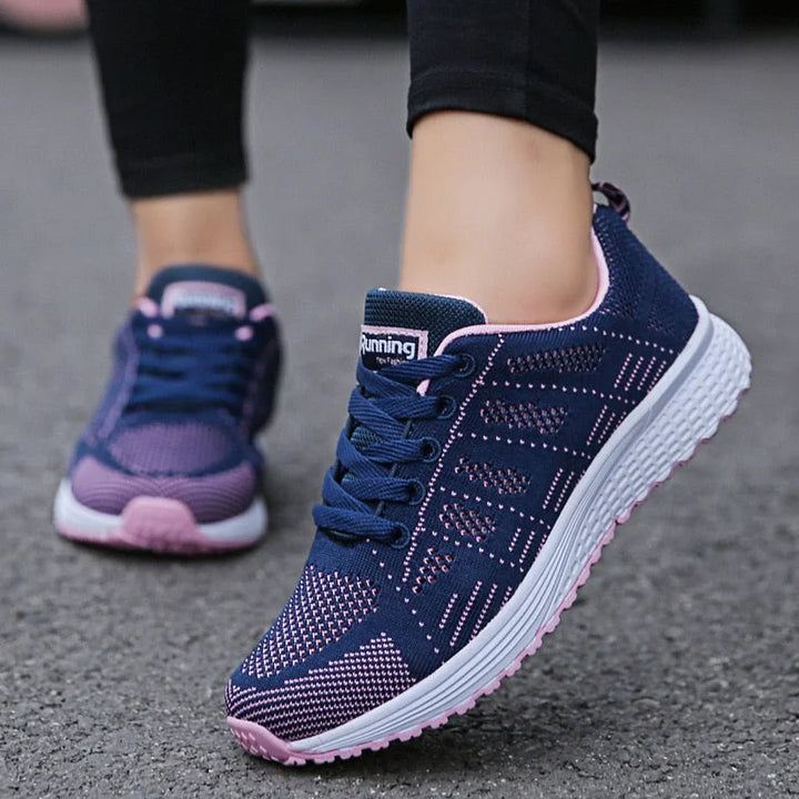 Blau Damen Sneakers mit atmungsaktivem Material und ergonomischer Sohle für bequemen Tragekomfort.