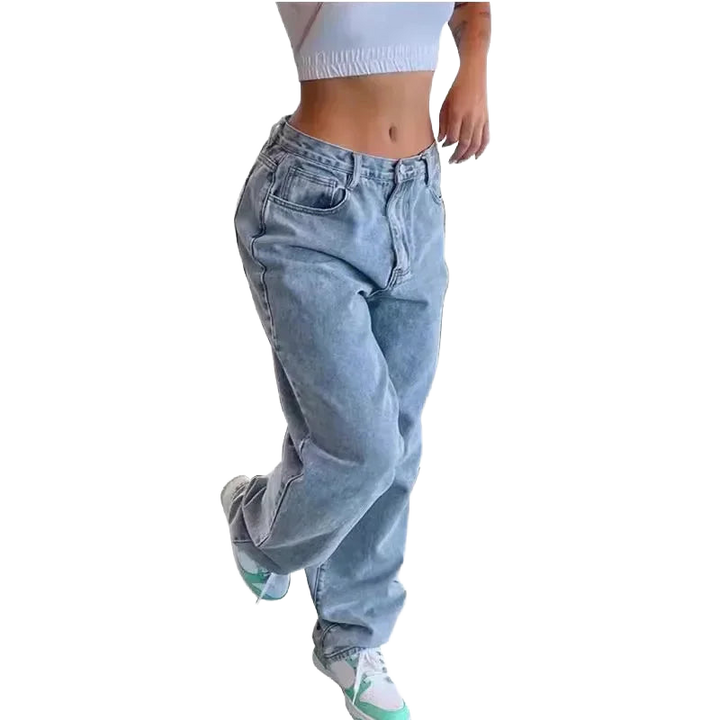 Blau Damen Baggy Jeans aus weichem Denim mit lockerer Passform und modernen, lässigen Schnitt für Alltag und Freizeit.