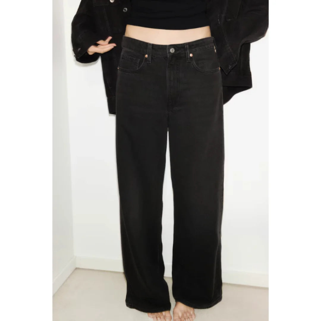 Schwarze Damen Baggy Jeans aus Baumwolle mit niedrigem Schnitt und weiter Passform für lässigen Komfort und…