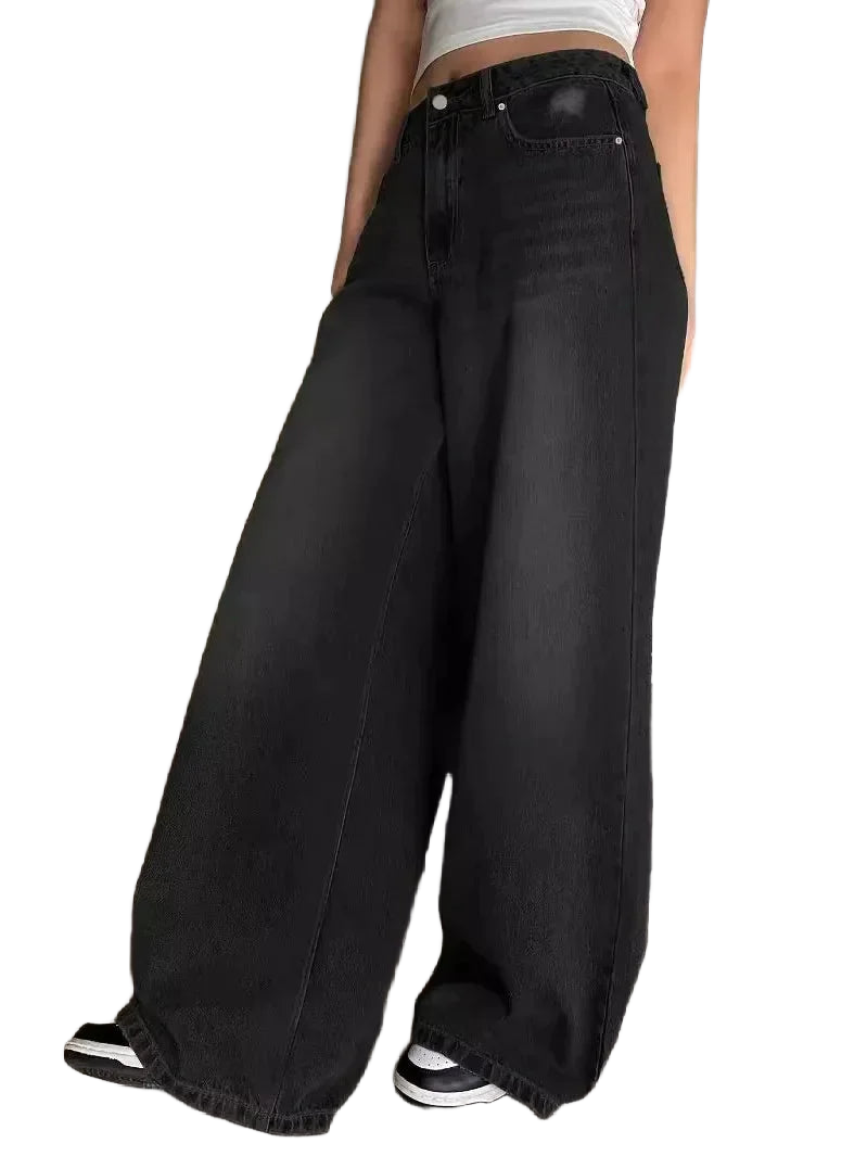 Schwarze Damen Jeans mit weitem Bein, lässiger Schnitt aus Baumwollmischung für optimalen Komfort und Bewegungsfreiheit.