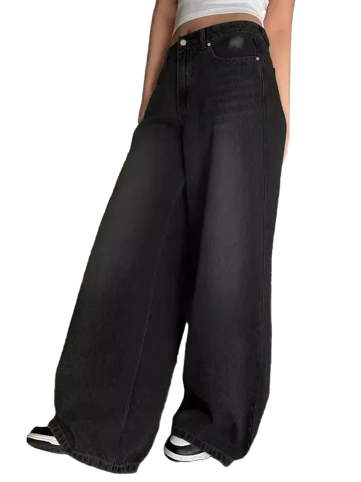 Schwarze Damen Jeans mit weitem Bein, lässiger Schnitt aus Baumwollmischung für optimalen Komfort und Bewegungsfreiheit.