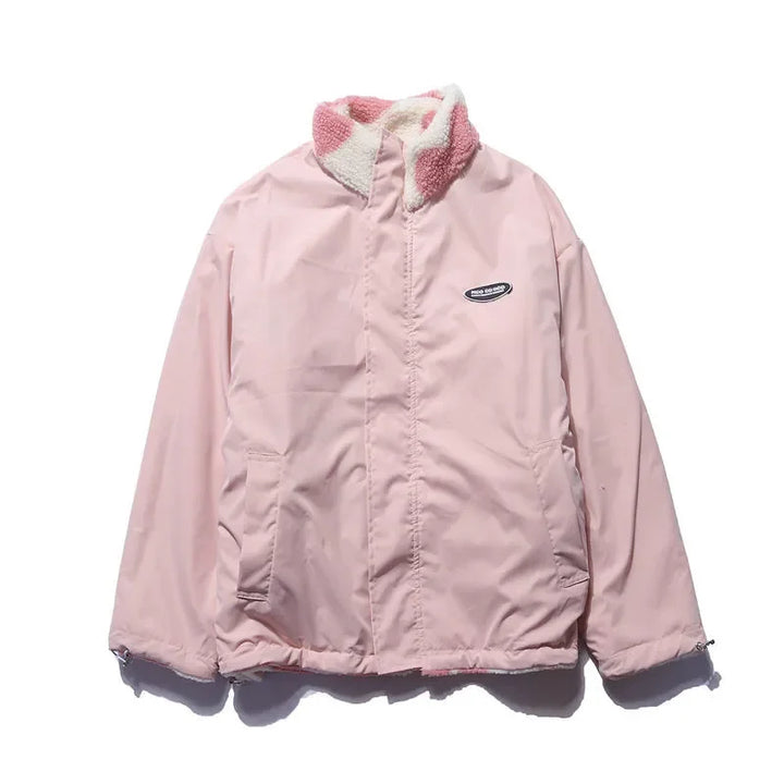 Damen Übergangsjacke aus leichtem Material mit Herzmuster-Innenfutter und praktischen Taschen für den Alltag.