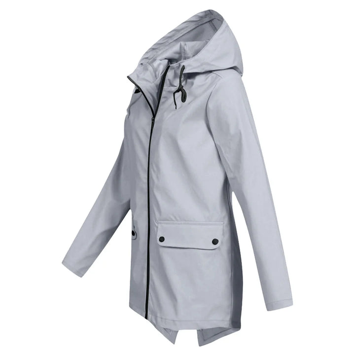 Damen Übergangsjacke mit Reißverschluss, Kapuze und atmungsaktivem Material, ideal für wechselhaftes Wetter.