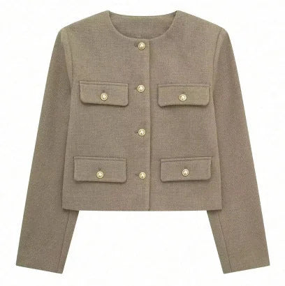 Beiger Damen Blazer mit Knopfdetails, geradem Schnitt und bequemer Passform aus leichtem, atmungsaktivem Stoff.