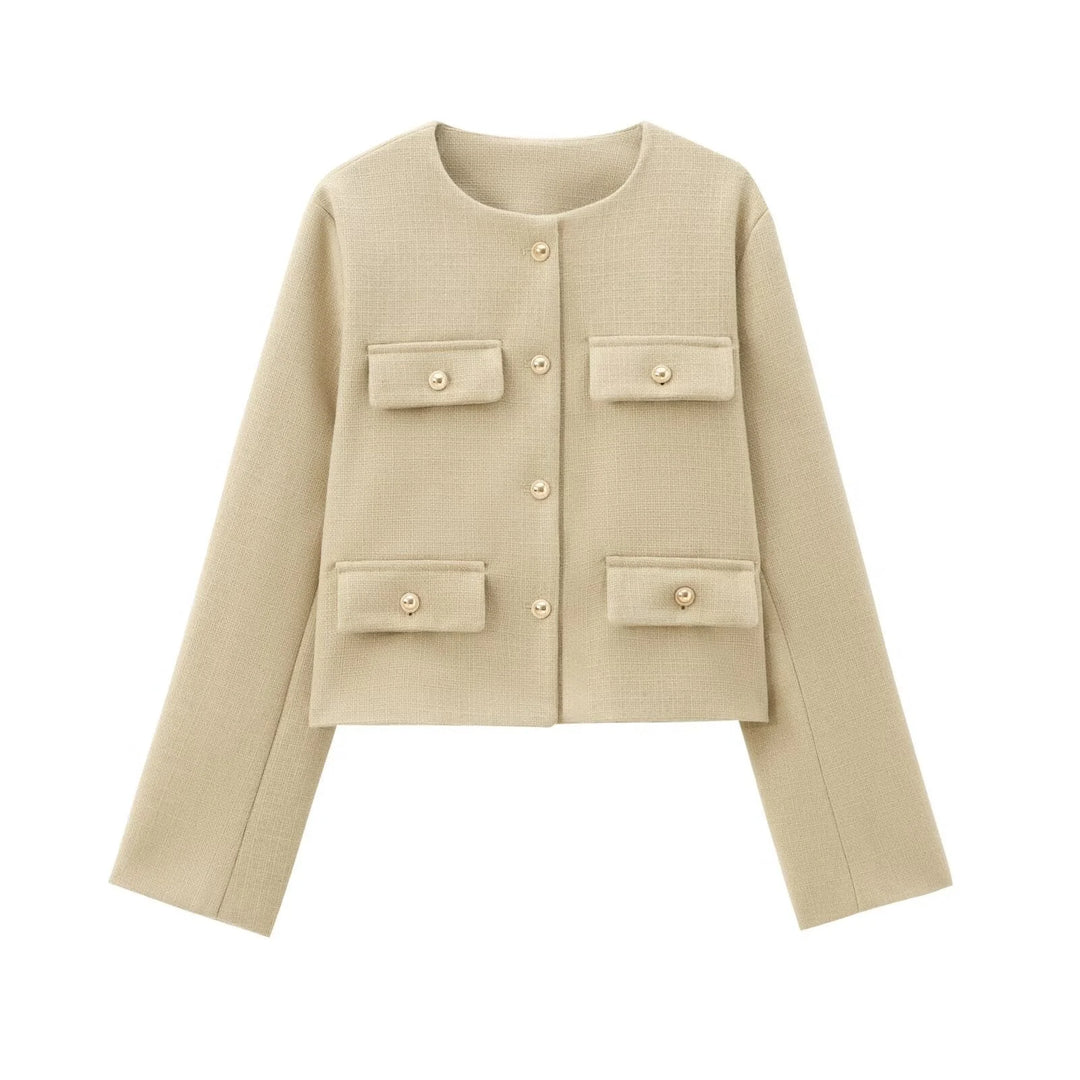 Hellbeiger Damen Blazer aus leichtem Material mit Knopfdetails und geradem Schnitt für einen einfachen, eleganten Look.