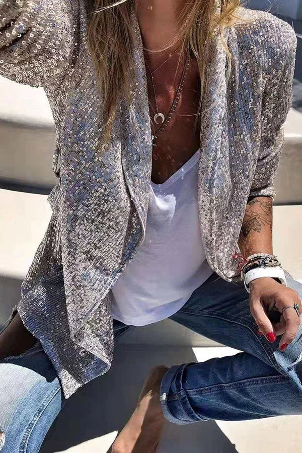 Damen Blazer mit Pailletten, elegantem Schnitt und feinem Stoff, ideal für besondere Anlässe und festliche Veranstaltungen.