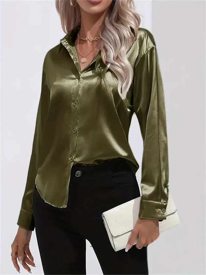 Damen Bluse aus Satin, elegant mit Knöpfen, fließender Stoff, ideal für schicke Anlässe oder Alltag.