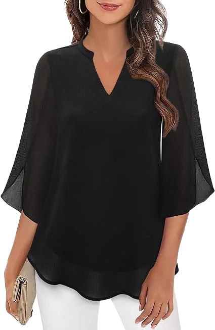 Schwarze Damenbluse mit V-Ausschnitt und Flatterärmeln aus leichtem Stoff in trendigem Design.
