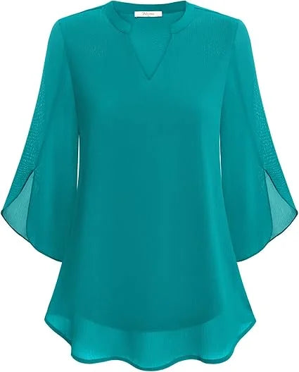 Damen Bluse mit V-Ausschnitt und Flatterärmeln, aus leichtem Stoff, in lockerer Passform für trendigen Look.
