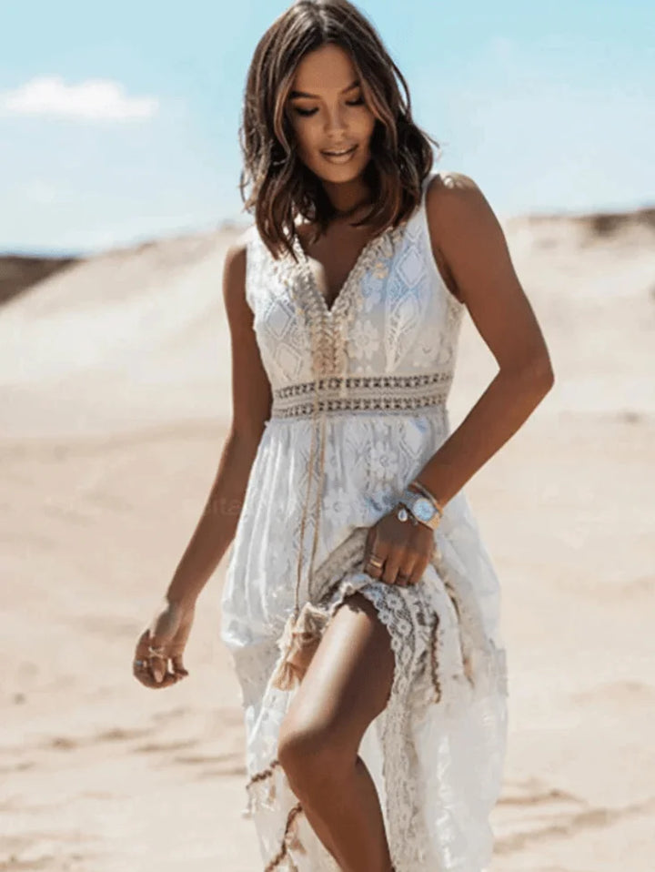 Maxikleid aus Boho Spitze mit V-Ausschnitt und asymmetrischem Saum für Damen