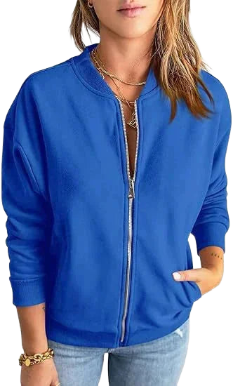 Damen Bomberjacke in Blau, aus leichtem Material, mit Reißverschluss und praktischen Taschen für Alltag und Freizeit.