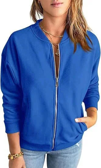 Damen Bomberjacke in Blau, aus leichtem Material, mit Reißverschluss und praktischen Taschen für Alltag und Freizeit.
