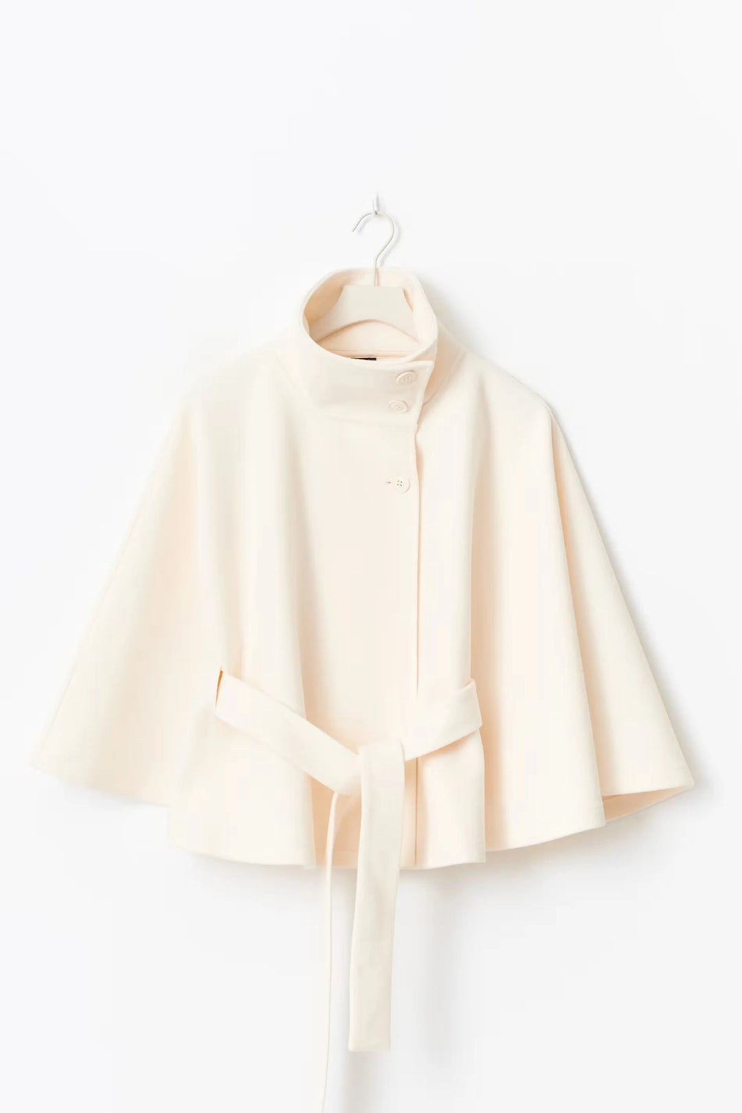 Damen Cape-Mantel aus warmem Wollmix mit Stehkragen, Gürtelbindung und geradem Schnitt für vielseitige Outfits.