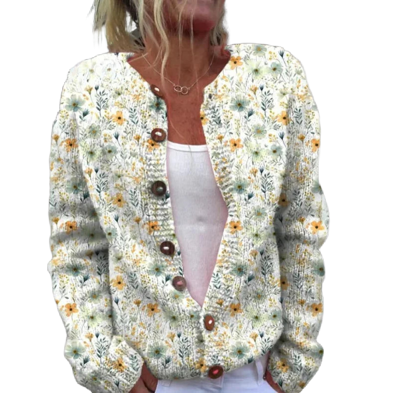Grüner Damen Cardigan mit Blumenmuster, Knopfdetails und weichem Material, ideal für Frühlingsoutfits. Fast ausverkauft.