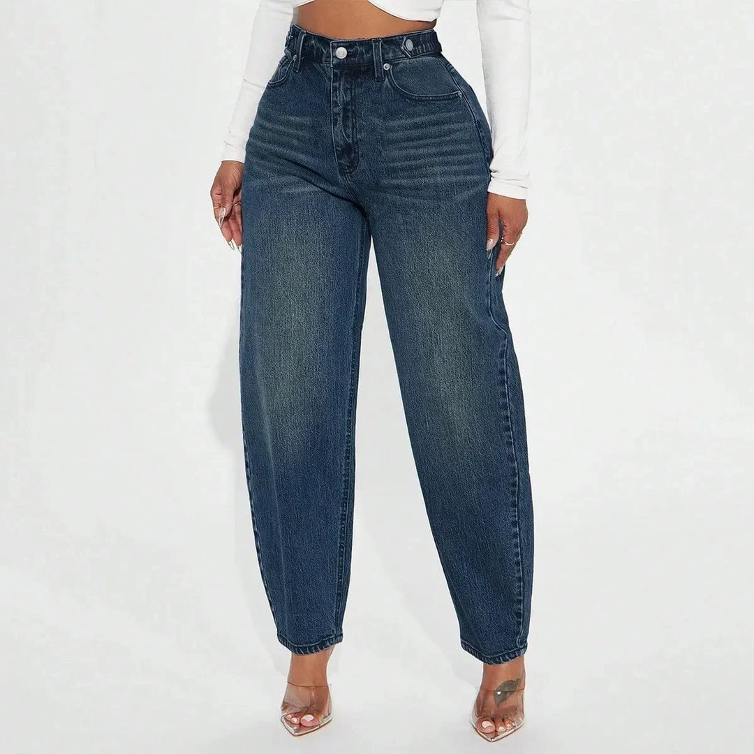 Damen Dunkelblaue Mom Jeans mit hoher Taille aus weicher Baumwolle, lässiger Schnitt und fünf Taschen-Design.