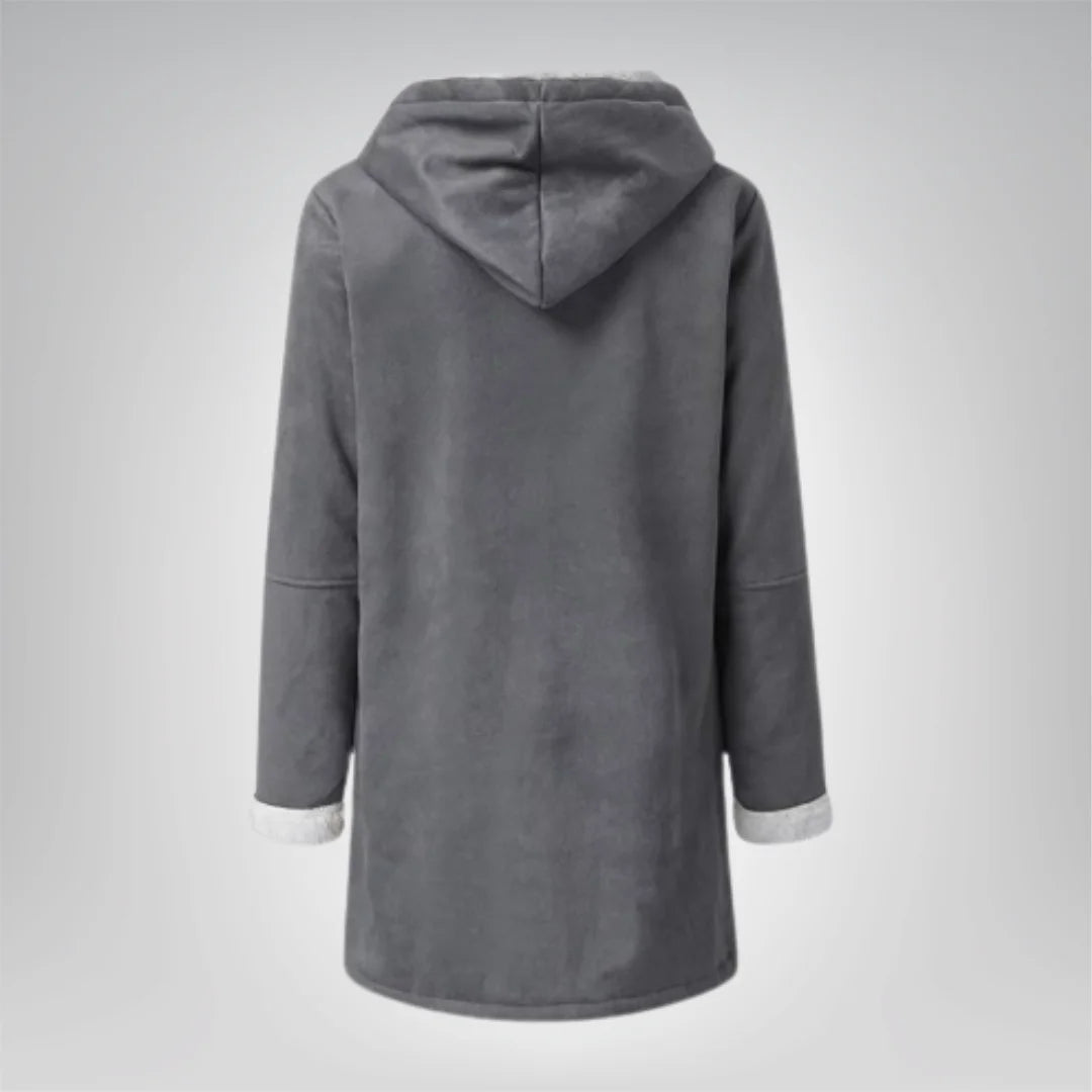 Damen Fleecejacke mit Kapuze, aus weichem Material, mit praktischen Taschen und sportlichem Schnitt für Alltag und Freizeit.