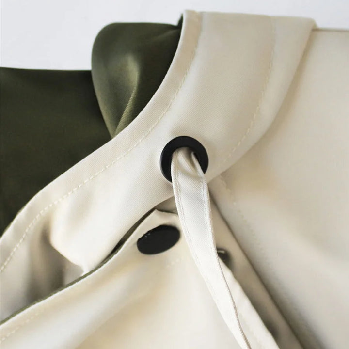 Damen Freizeit Regenjacke aus leichtem, wasserabweisendem Material mit Kordelzug und verstellbarer Kapuze in strahlendem…