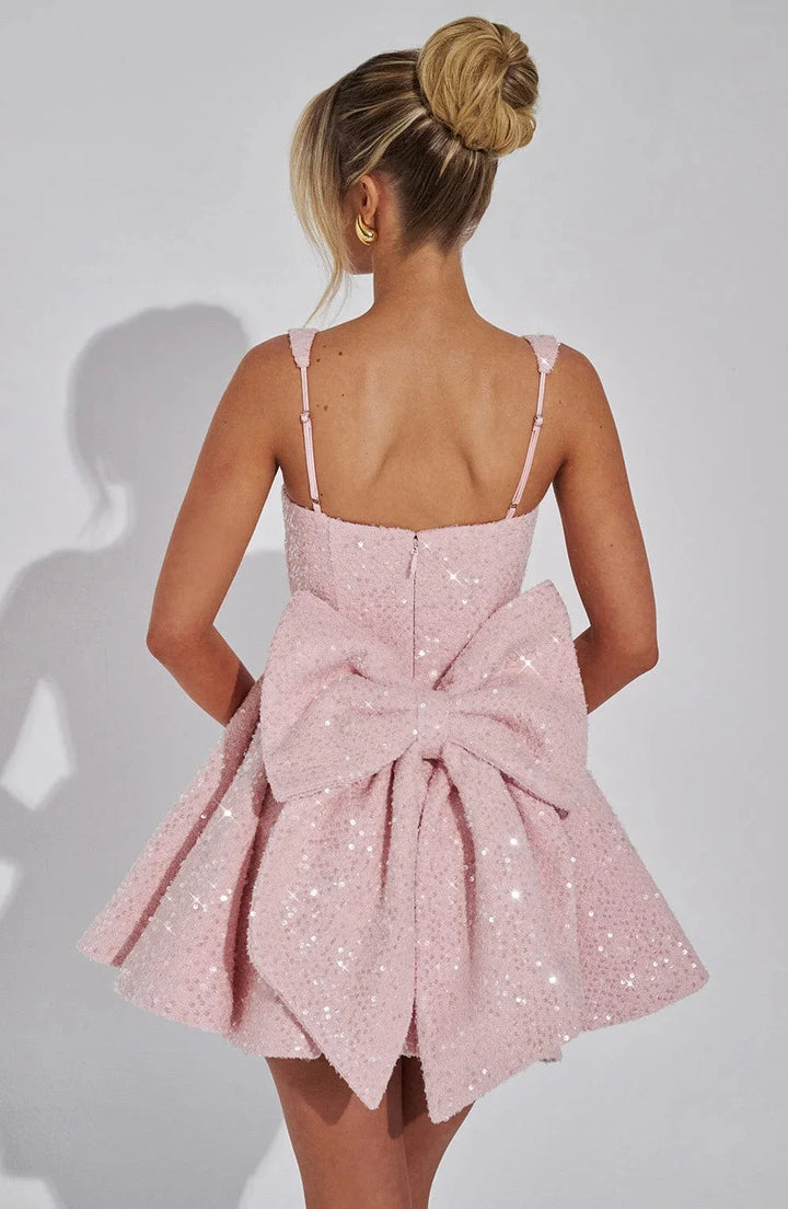 Damen Funkelndes Minikleid mit ausgestelltem Schnitt – High-quality product image.