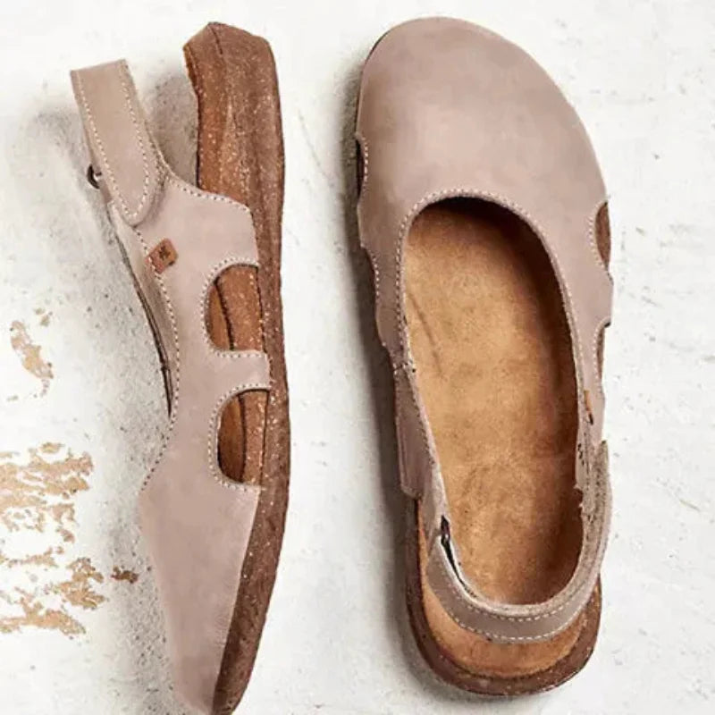 Beige Damen Geschlossene Sandalen mit orthopädischer Sohle für mehr Tragekomfort während des ganzen Tages.