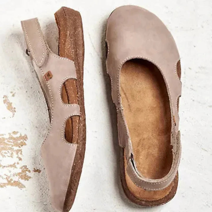 Beige Damen Geschlossene Sandalen mit orthopädischer Sohle für mehr Tragekomfort während des ganzen Tages.