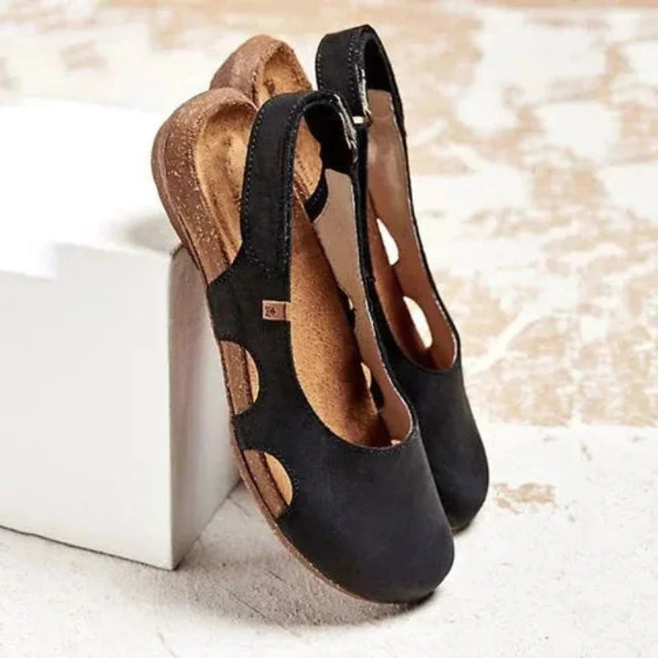 Schwarze Damen Sandalen mit orthopädischer Sohle, bequem und stützend, ideal für den Sommer.