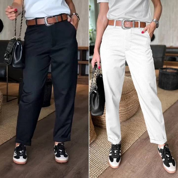 Schwarze Damen-Pantalon mit gestreiftem Muster und lässigem Schnitt, gefertigt aus atmungsaktivem, weichem Material.