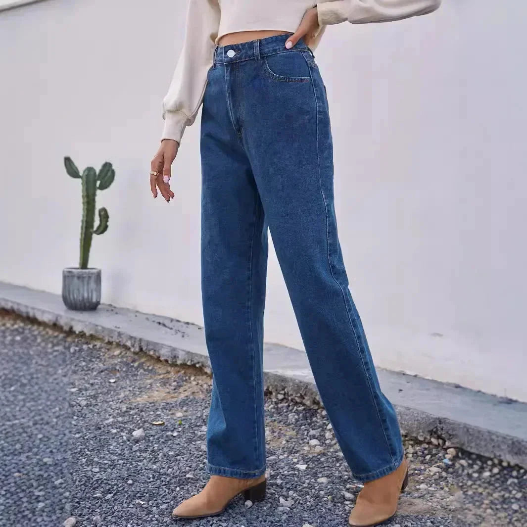 Damen Jeans im Mom-Style in Dunkelblau, aus leichter Baumwolle, mit hohen Taille und lockerer Passform für…