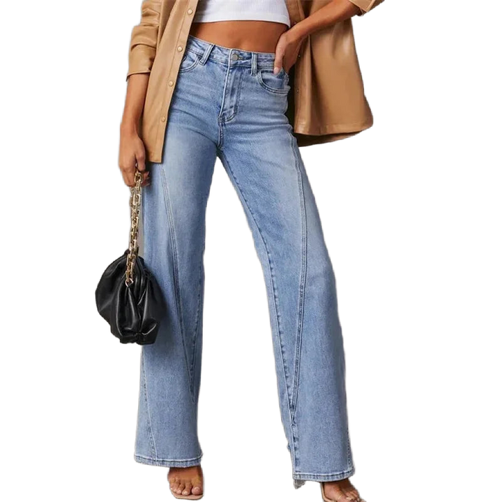 Hellblaue Damen Jeans mit geradem Bein aus Baumwollmischung, ideal für den Alltag, mit klassischem Five-Pocket-Design.