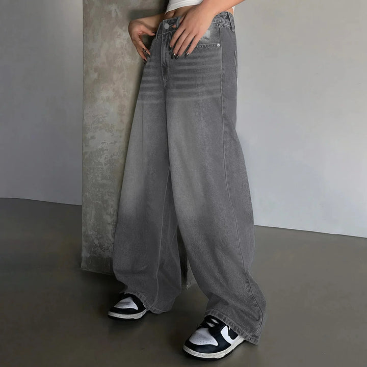 Damen Jeans mit weitem Bein, lässig geschnitten, aus hochwertiger Baumwolle für hohen Tragekomfort und lässigen Stil.
