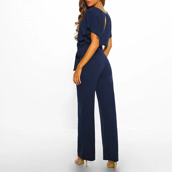 Damen Jumpsuit aus leichtem Stoff, mit Gürtel und kurzen Ärmeln, ideal für den Sommerlook.