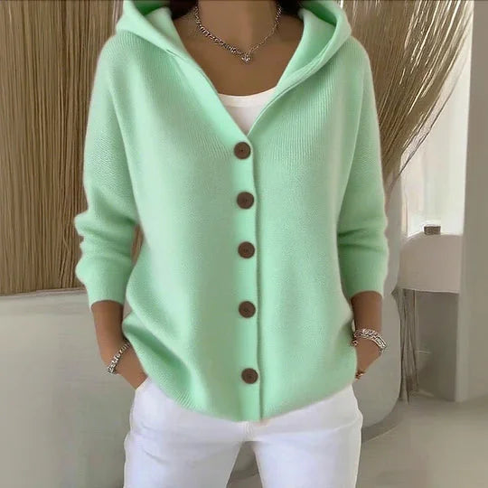 Grüner Damen Kapuzen-Cardigan aus Baumwolle mit Knöpfen und praktischem Schnitt, ideal für Freizeit und lässige Outfits.