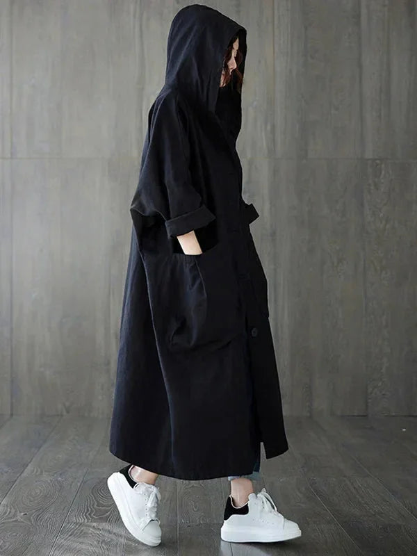 Damen Kapuzen-Trenchcoat aus strapazierfähigem Stoff mit großen Taschen und modernem, funktionalem Design.