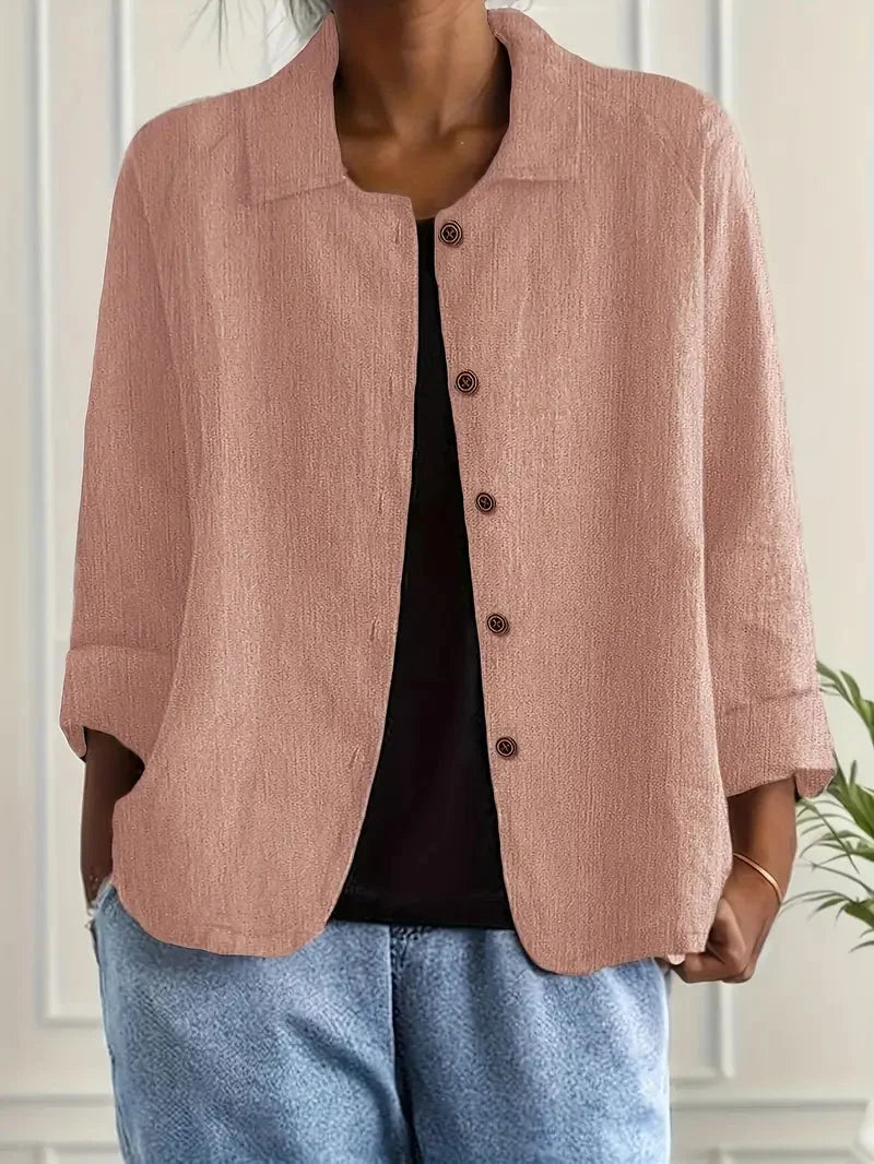 Rosa Damenbluse aus leichtem Baumwollmix mit knopfgeschlossener Front und klassischem Schnitt, ideal für den Alltag.