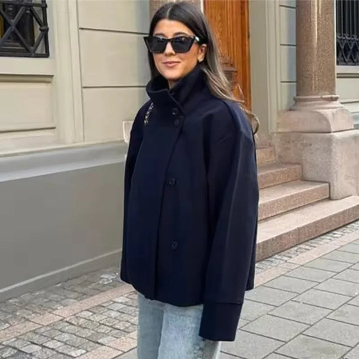 Damen Korte Jacke aus hochwertigem Baumwollmix, mit Knöpfen und Stehkragen, ideal für den Alltag und vielseitig kombinierbar.