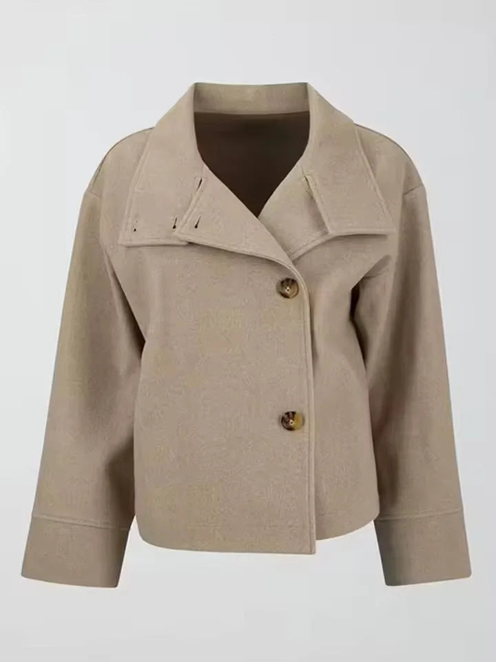 Beige Damen Korte Jacke aus Baumwolle mit Knöpfen und Stehkragen für einen modernen, eleganten Look.