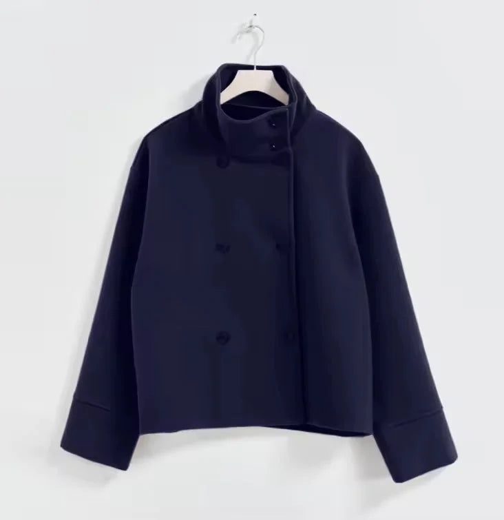 Damen Korte Jacke in Marineblau, aus strapazierfähigem Material, mit Knöpfen und klassischem Stehkragen für einen modernen…